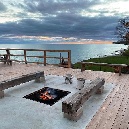 The Lakeside Prince Edward County Wellington Exterior photo