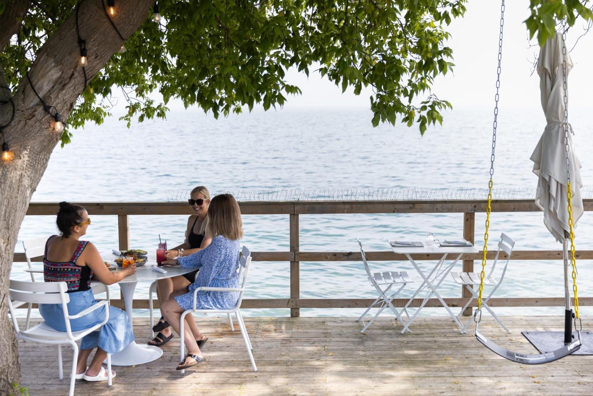 The Lakeside Prince Edward County Wellington Exterior photo